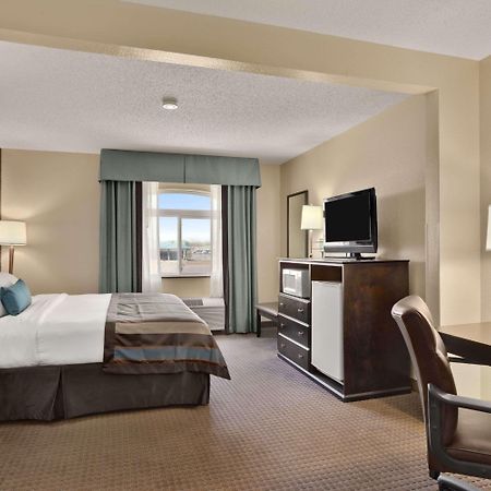 Hotel Wingate By Wyndham Pueblo Extérieur photo