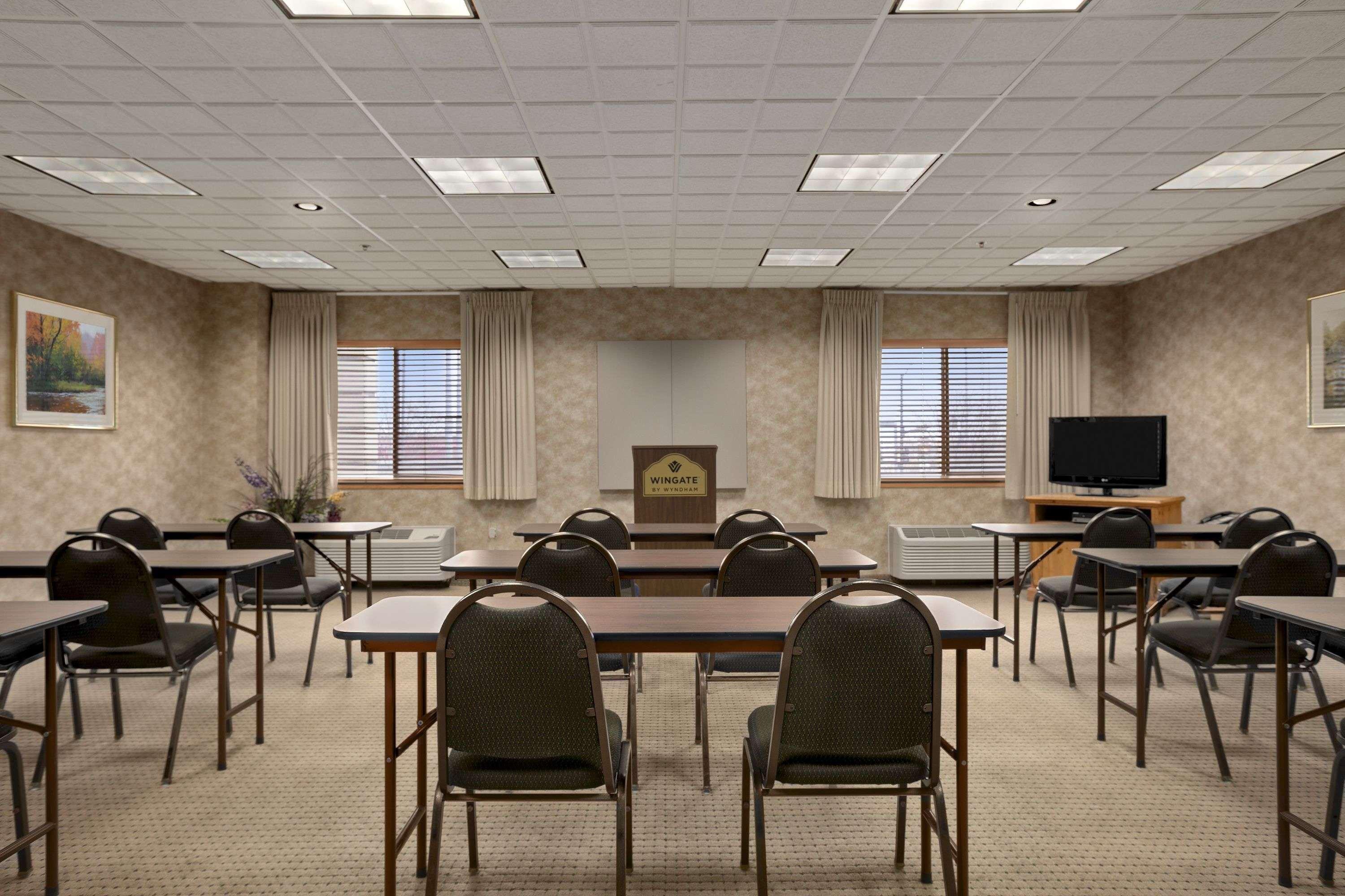 Hotel Wingate By Wyndham Pueblo Extérieur photo